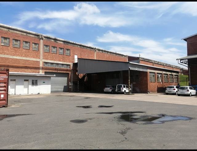 3,140M² FACTORY TO LET IN NEW GERMANY